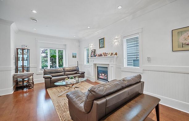 3288 W 32nd Avenue MacKenzie Heights