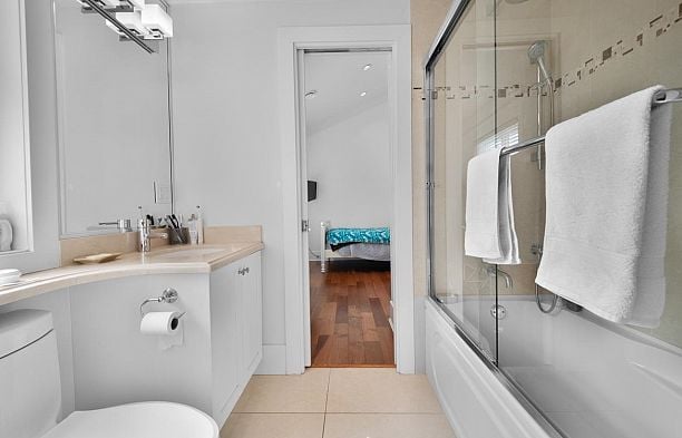 3288 W 32nd Avenue MacKenzie Heights