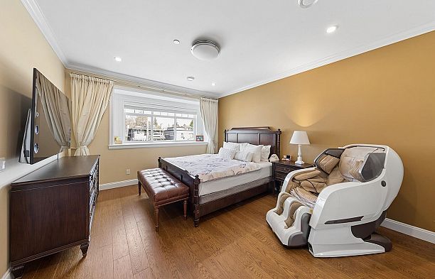 2911 W 35th Avenue MacKenzie Heights