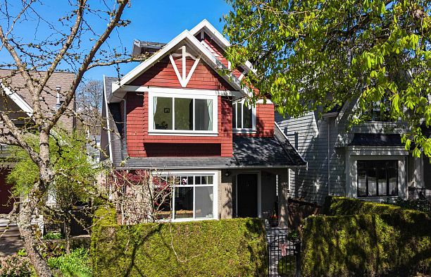 2911 W 35th Avenue MacKenzie Heights