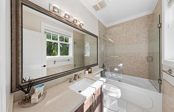 2911 W 35th Avenue MacKenzie Heights