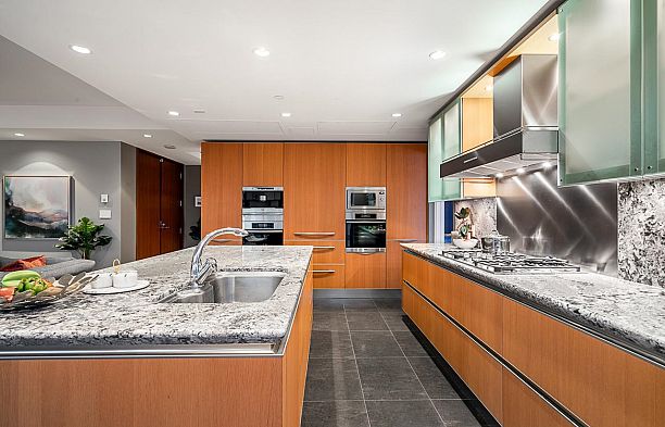 2202 1139 W Cordova Street Coal Harbour