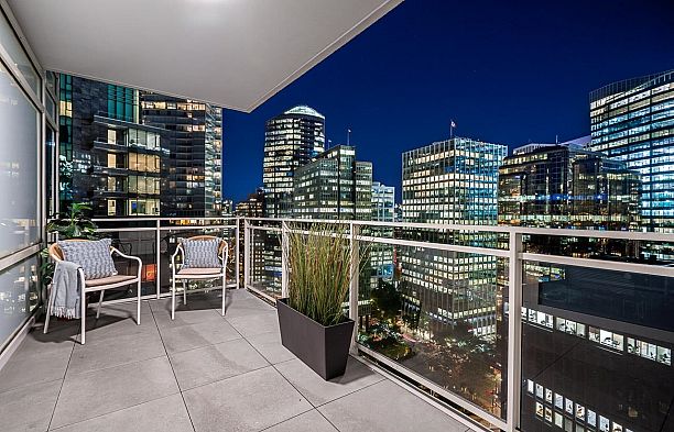 2202 1139 W Cordova Street Coal Harbour