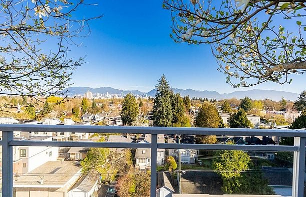 302 523 W King Edward Avenue Cambie