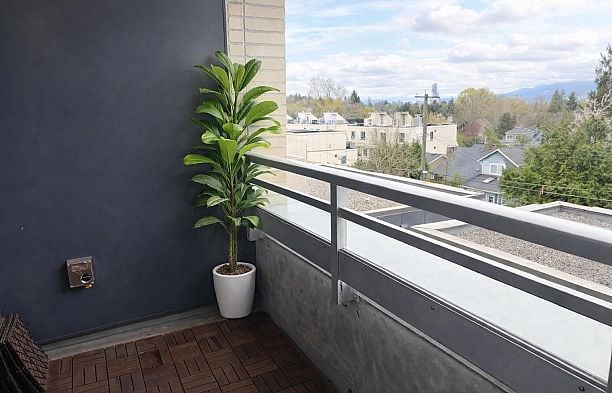 302 523 W King Edward Avenue Cambie