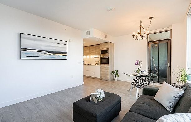 302 523 W King Edward Avenue Cambie