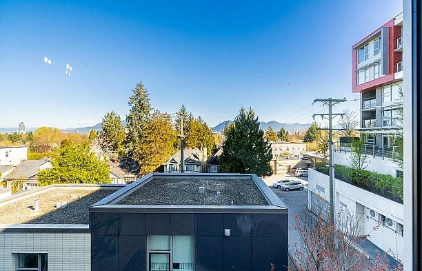 302 523 W King Edward Avenue Cambie