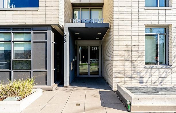 302 523 W King Edward Avenue Cambie
