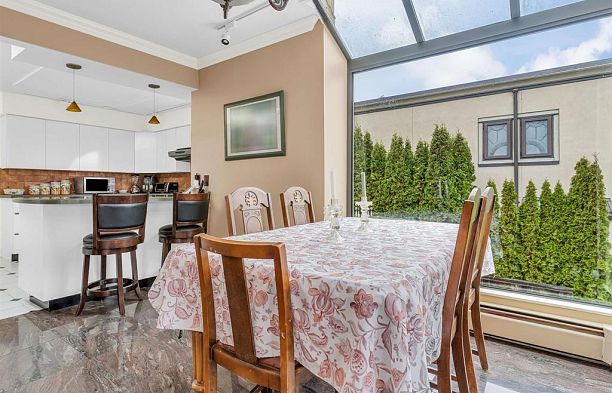 3705 Puget Drive Arbutus