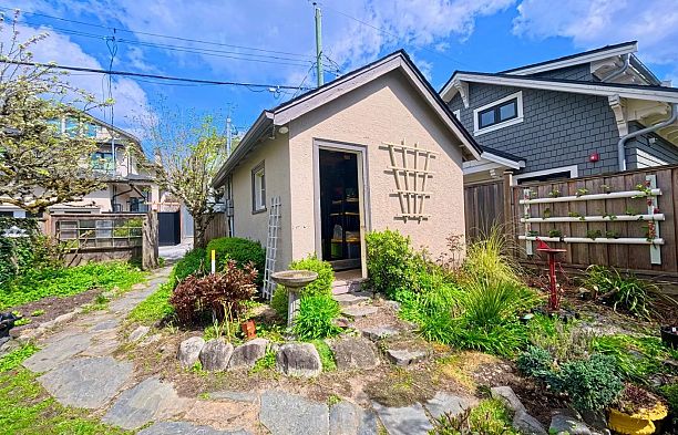 3425 W 33rd Avenue Dunbar
