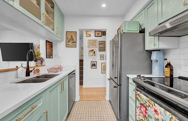 2125 York Avenue Kitsilano