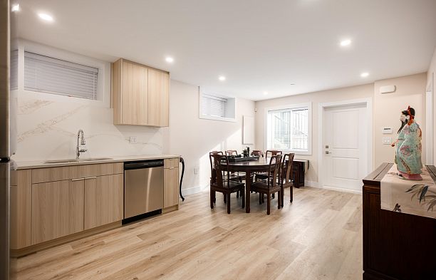 1 58 E 39th Avenue Main