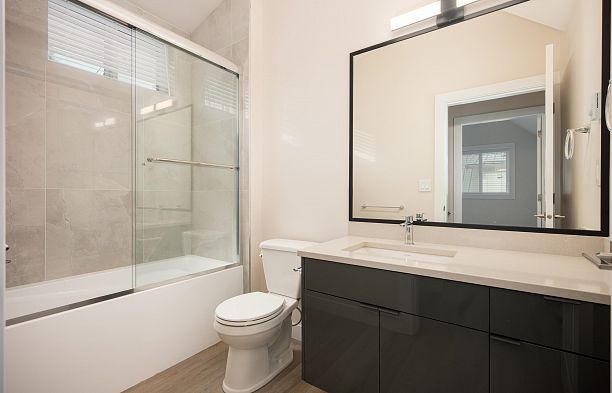 1 58 E 39th Avenue Main