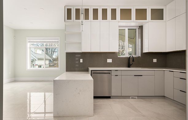 1 58 E 39th Avenue Main