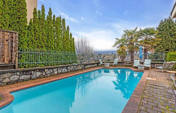 3705 Puget Drive Arbutus