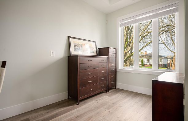 1 58 E 39th Avenue Main