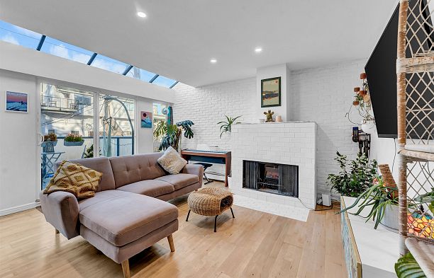 2125 York Avenue Kitsilano