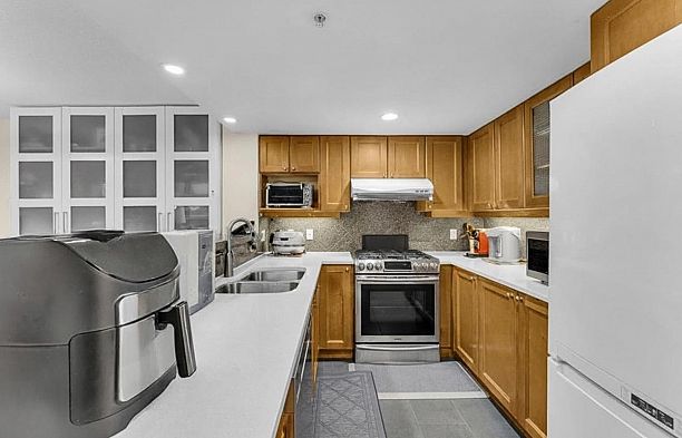 206 2071 W 42nd Avenue Kerrisdale