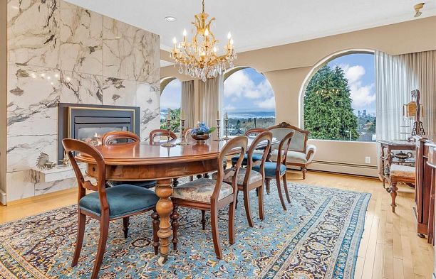 3705 Puget Drive Arbutus