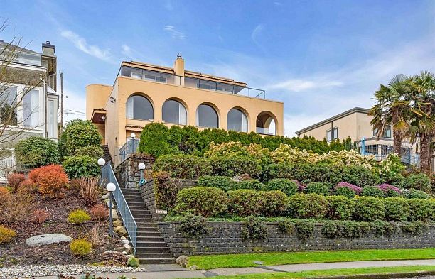 3705 Puget Drive Arbutus