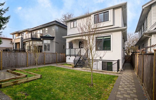 1 58 E 39th Avenue Main