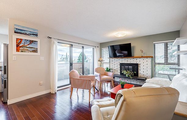 209 2211 W 2nd Avenue Kitsilano