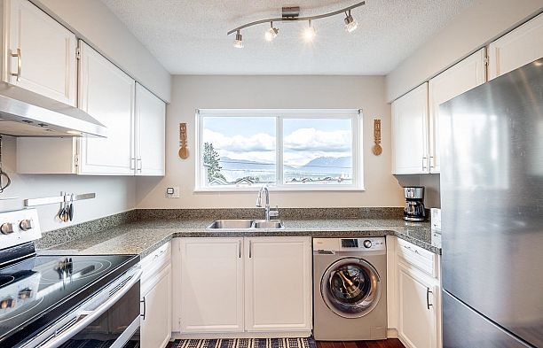 209 2211 W 2nd Avenue Kitsilano