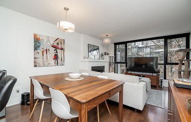 502 2036 W 10th Avenue Kitsilano