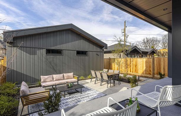 2 3255 13th Avenue Kitsilano