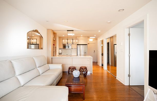 403 2481 Waterloo Street Kitsilano