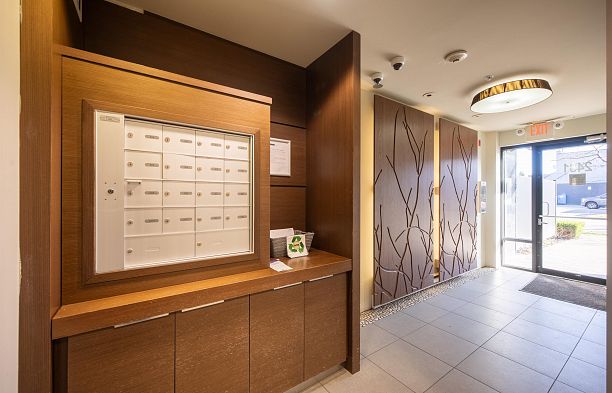 403 2481 Waterloo Street Kitsilano