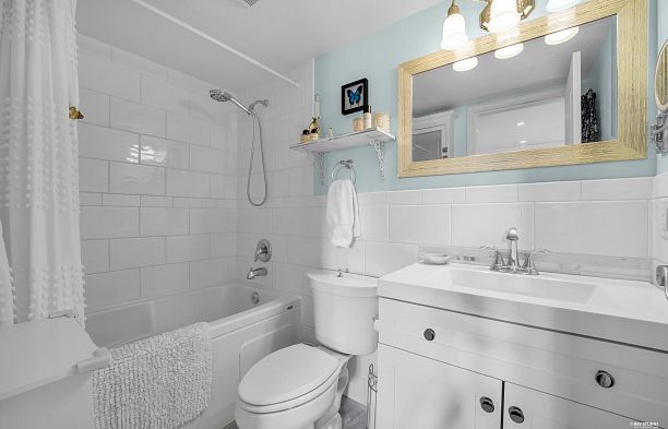 305 2110 Cornwall Avenue Kitsilano