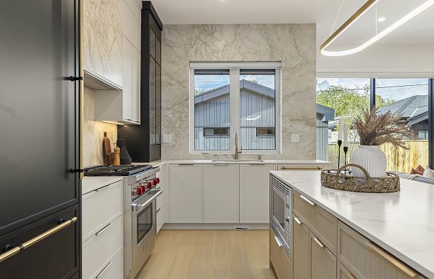 2 3255 13th Avenue Kitsilano