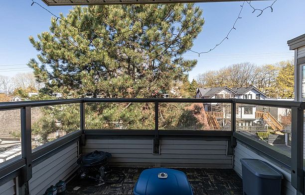 34 2375 W Broadway Kitsilano