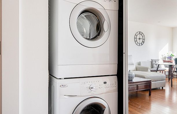 403 2481 Waterloo Street Kitsilano