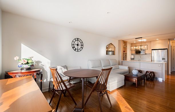 403 2481 Waterloo Street Kitsilano