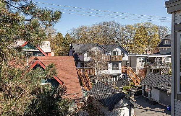 34 2375 W Broadway Kitsilano