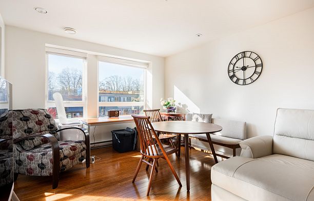 403 2481 Waterloo Street Kitsilano