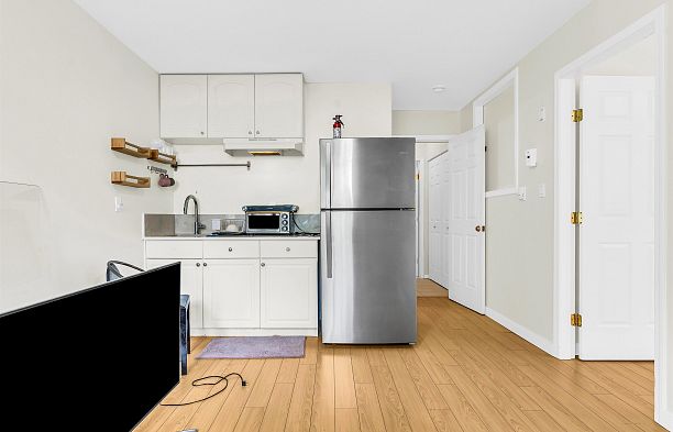 3263 W 14th Avenue Kitsilano