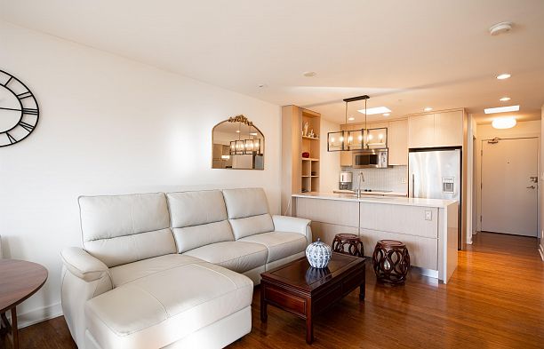 403 2481 Waterloo Street Kitsilano