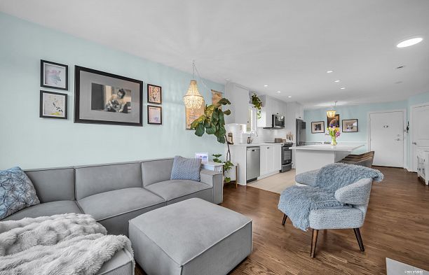 305 2110 Cornwall Avenue Kitsilano