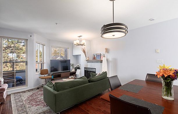 34 2375 W Broadway Kitsilano