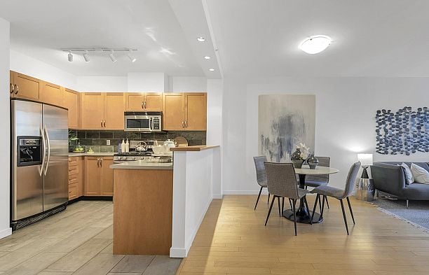 110 2263 Redbud Lane Kitsilano