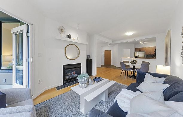 110 2263 Redbud Lane Kitsilano