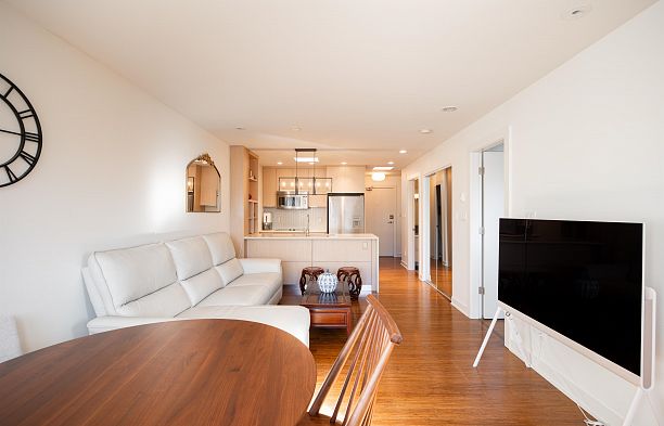 403 2481 Waterloo Street Kitsilano