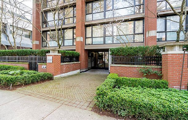 502 2036 W 10th Avenue Kitsilano