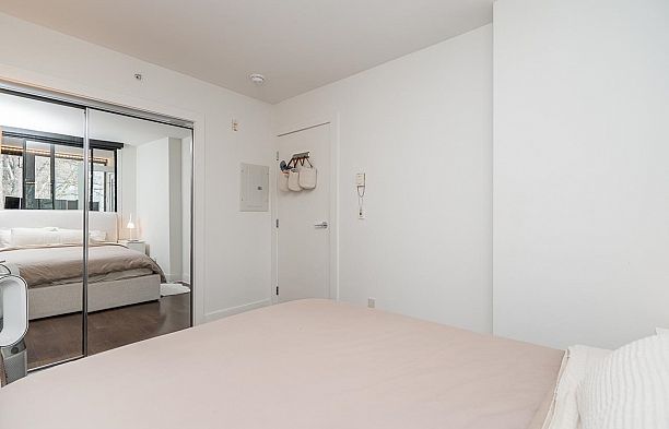 502 2036 W 10th Avenue Kitsilano