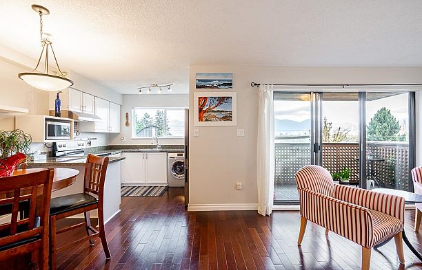 209 2211 W 2nd Avenue Kitsilano
