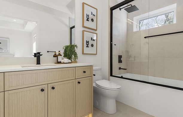 1 3255 13th Avenue Kitsilano