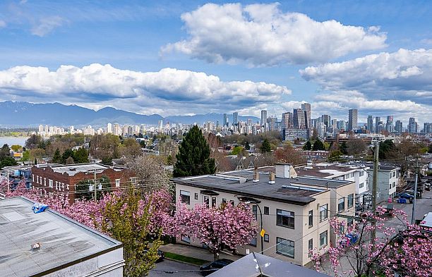 209 2211 W 2nd Avenue Kitsilano